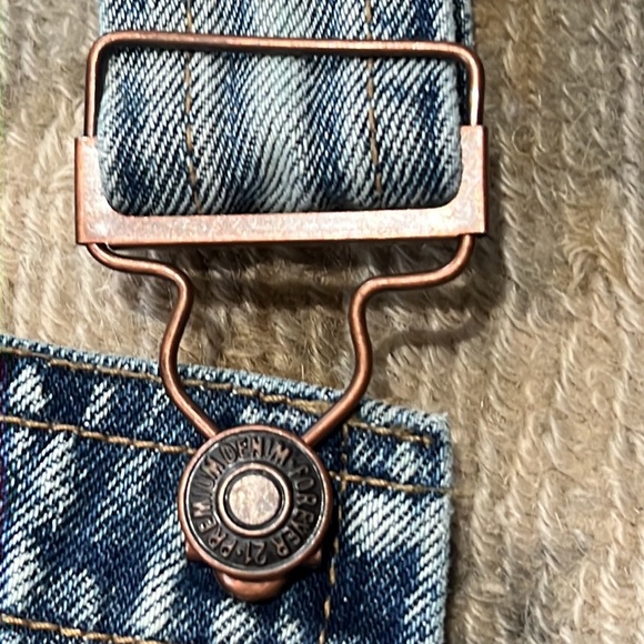 Forever 21 Overall Jean Shorts with Frays at Bottom Size 29 - Picture 11 of 13